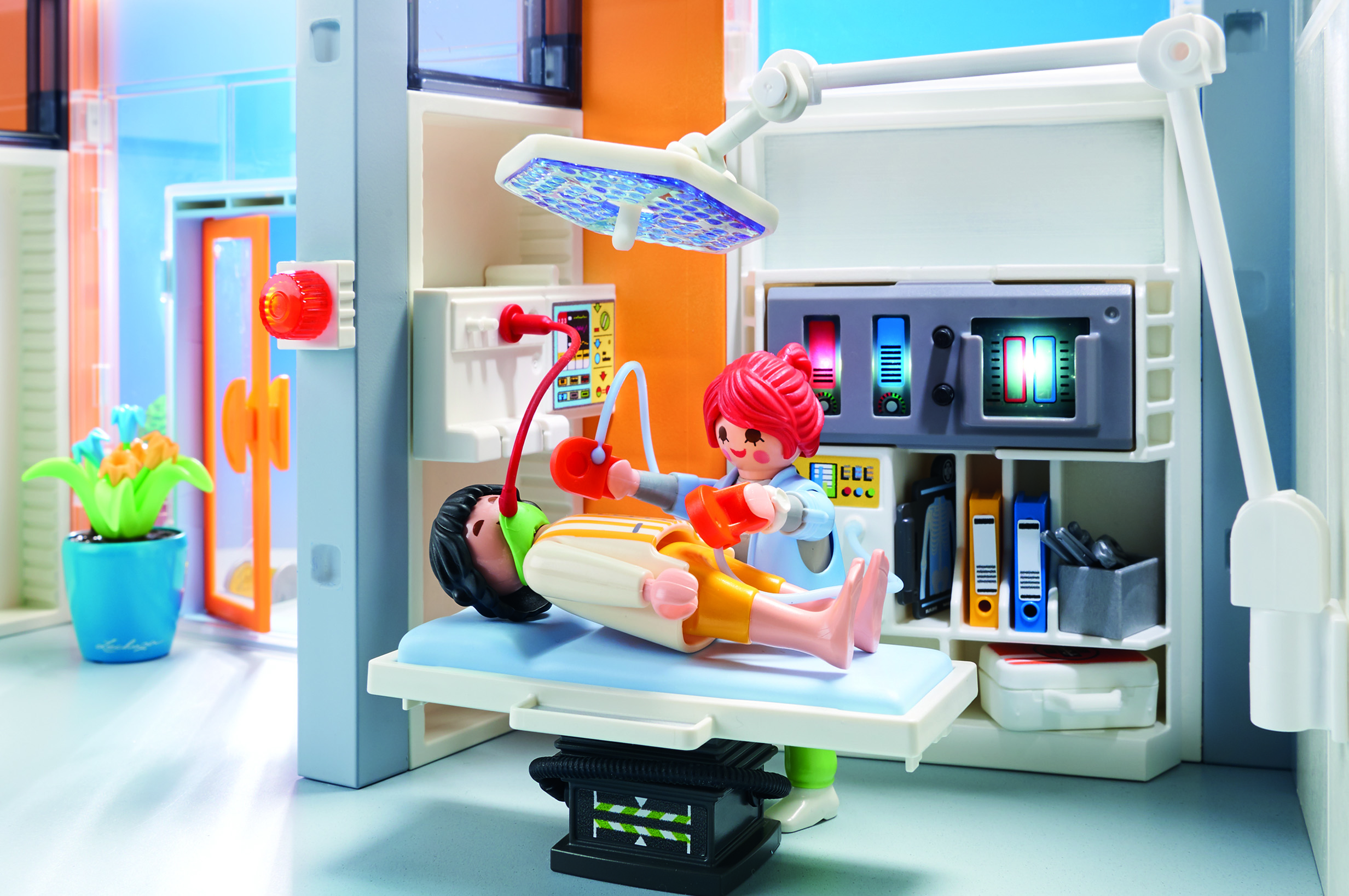 Playmobil unterstützt unser Krankenhaus mit Masken